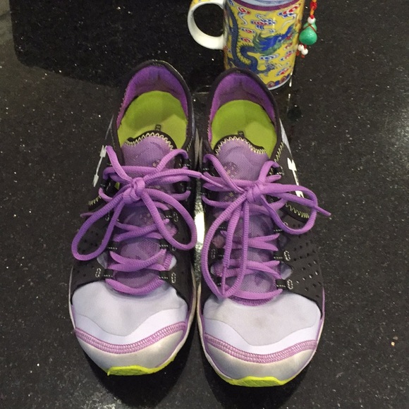 Under Armour Shoes - Underarmor foam micro G sneakers 8 1/2